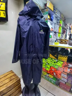 DWR -Coated Polyester Rain Coat