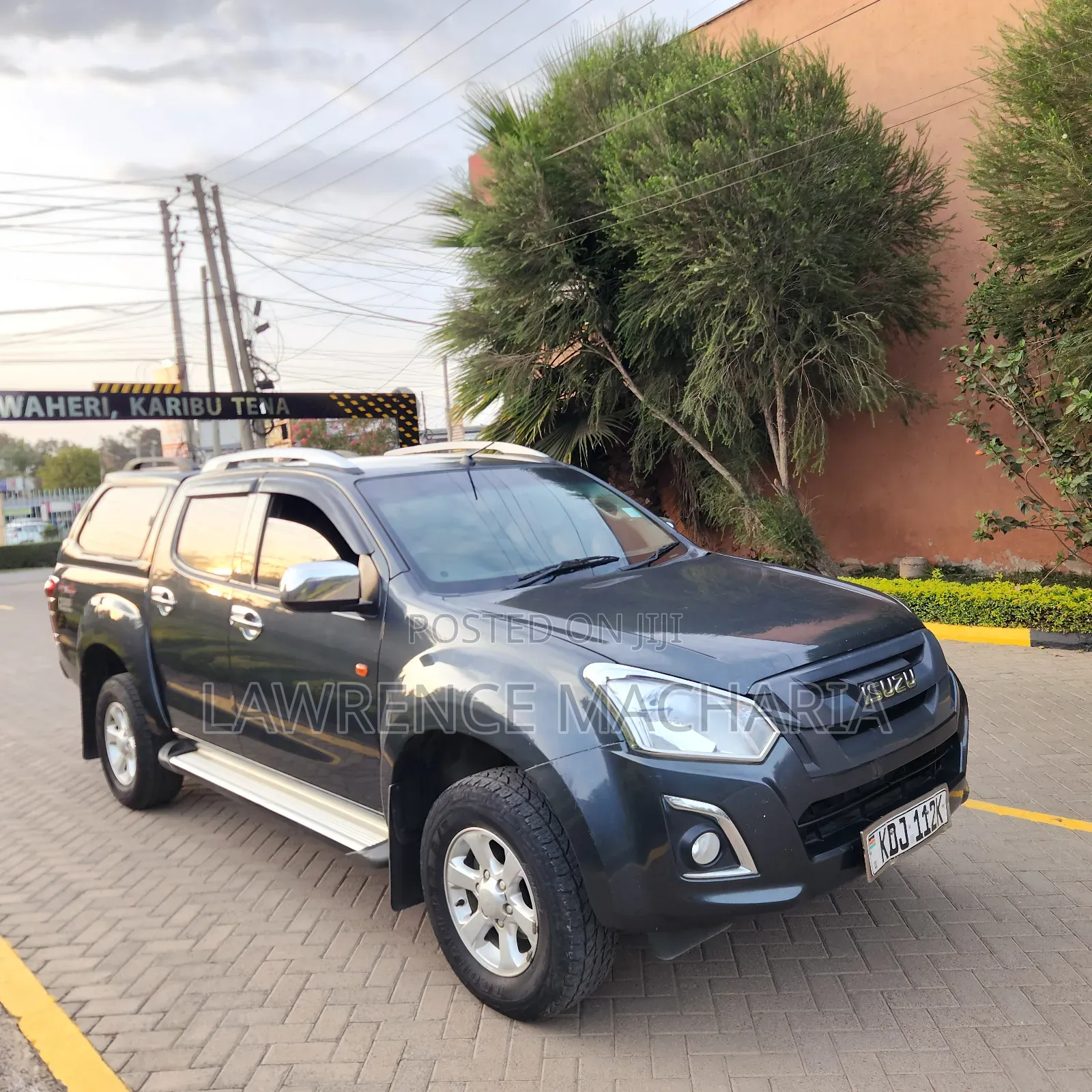 Isuzu D-MAX 2023 Gray
