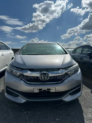 Honda Fit Shuttle 2019 Silver