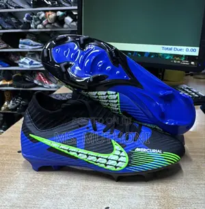 Kids Nike Mercurial Football Boots. Size 37-42