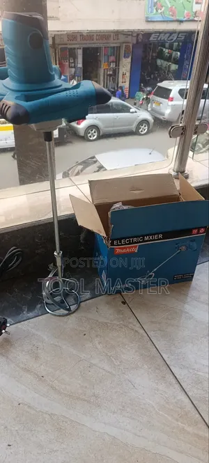 Makita Electric Paint Mixer/ Quality Paint Mixer 2200watts