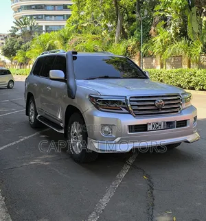 Toyota Land Cruiser 4.6 V8 AX G Selection 2010 Silver