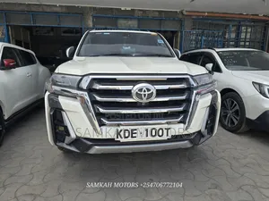 Toyota Land Cruiser 2015 White