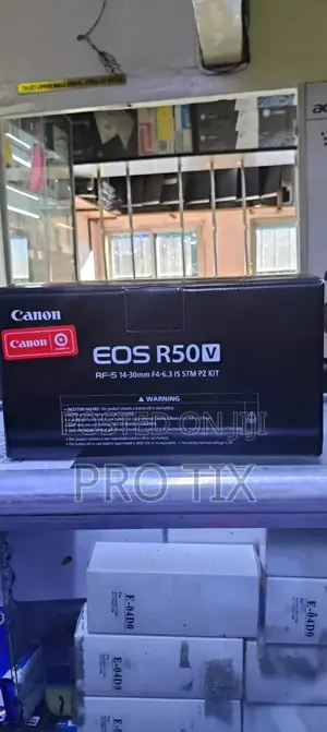 Canon Eos R50v With 14-30mm Lens