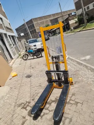 2 Tonne Hydraulic Manual Stacker