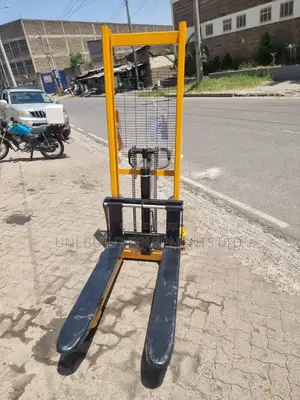 2 Tonne Hydraulic Manual Stacker
