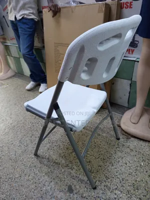 Heavy-Duty Plastic Folding Chair