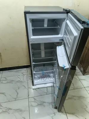 Syinix 210l Fridge With a Water Dispenser