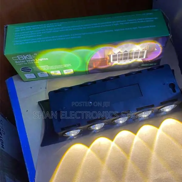 Pc+Abs Outdoor Sunlight Sensor Lamp, Ip65 Light Up Down