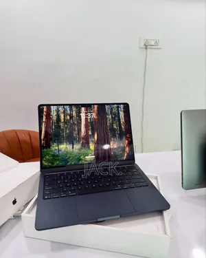 Laptop Apple MacBook Air 2024 M3 13-Inch 16GB Apple M3 SSD 512GB