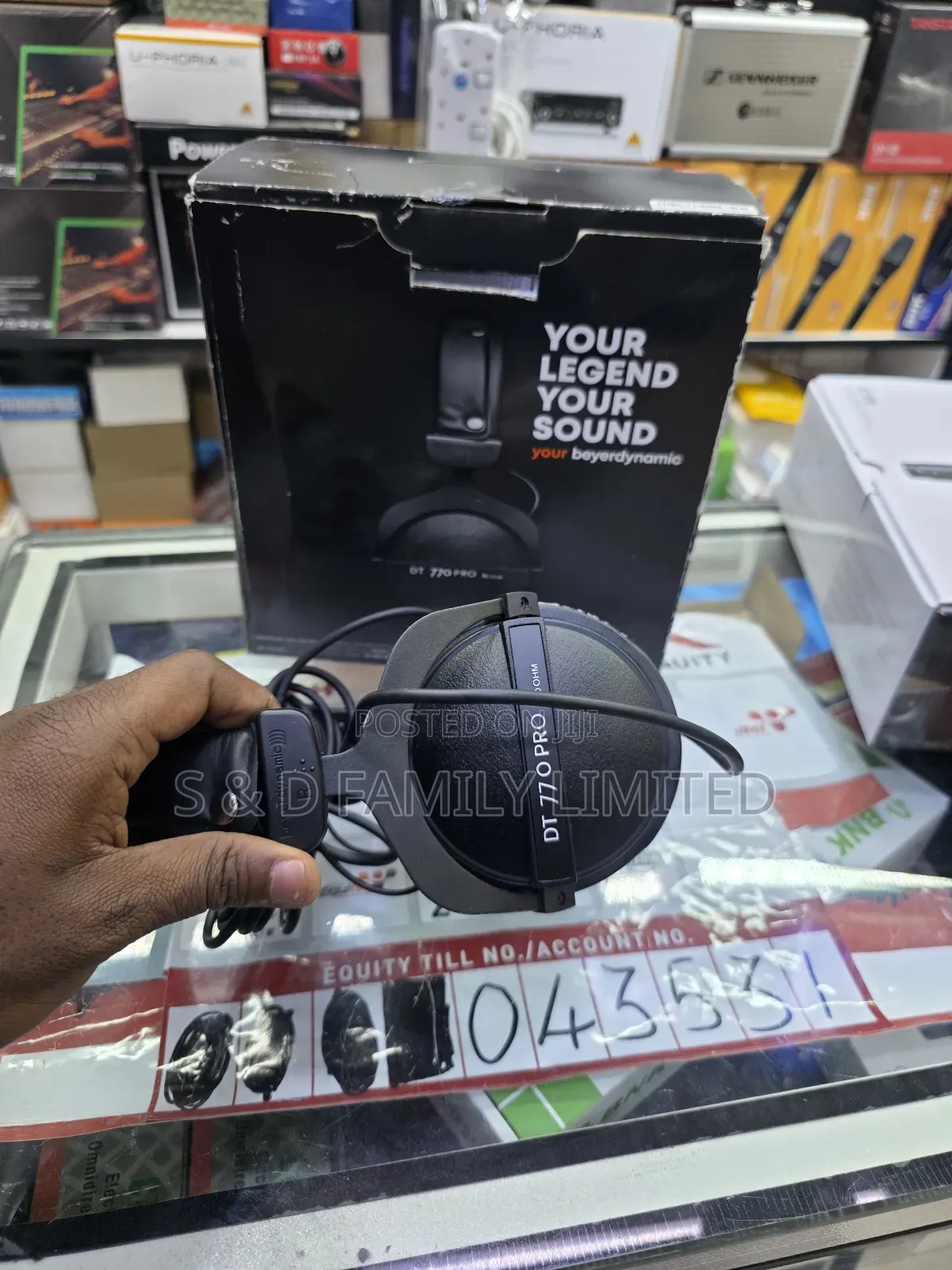 Beyerdynamic Dt 770 Pro Over-Ear Closed-Back Reference Headphones
