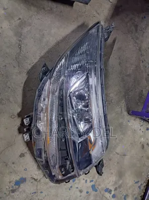 Noah 2019 Headlight Zenon