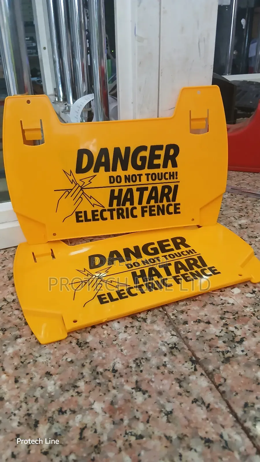 Electric Fence Hatari Signs
