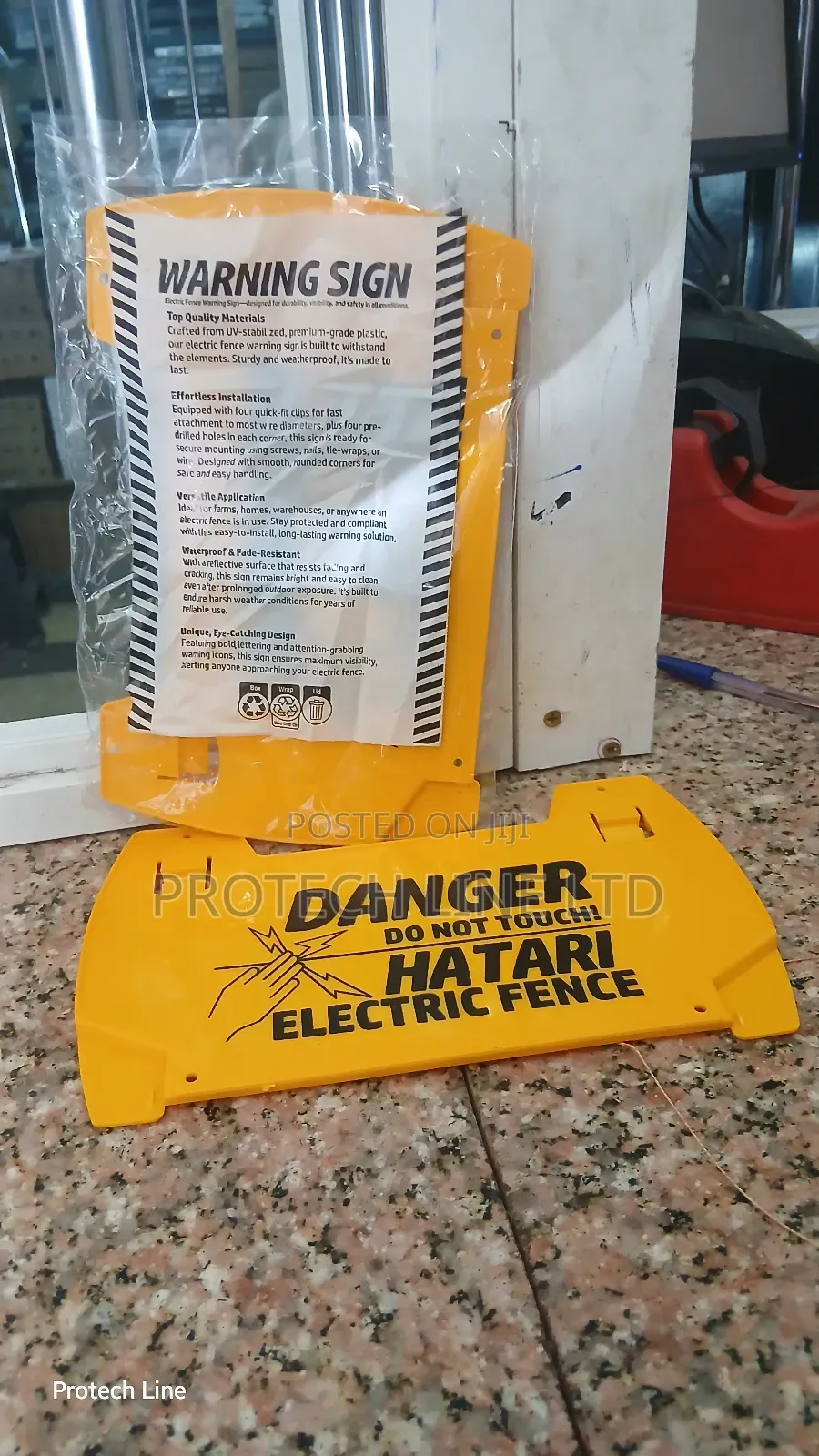Electric Fence Hatari Signs