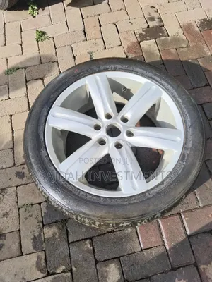 Range Rover Rims and Tyres