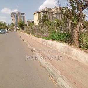 Prime Half Acre Upper Hill Nairobi Near KNH 320m