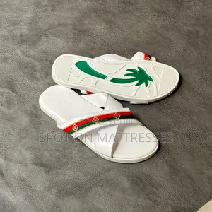 Fire Si Fire! Classic Gucci Sandals For Men. Available Sizes 39 - 46.