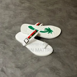 Fire Si Fire! Classic Gucci Sandals For Men. Available Sizes 39 - 46.