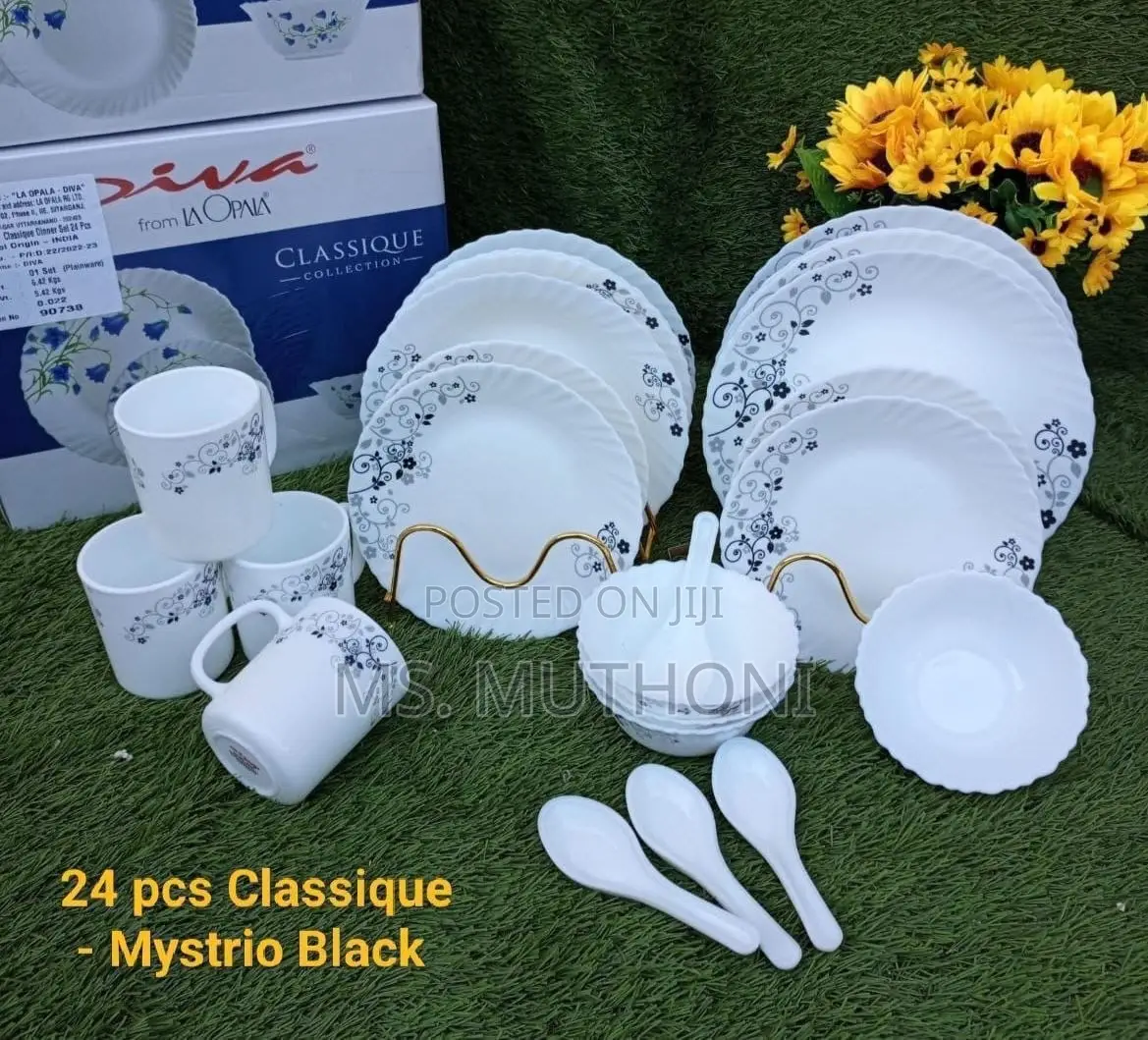 Diva 24 PCS Classique Mystrio Black Dinnerware Set.