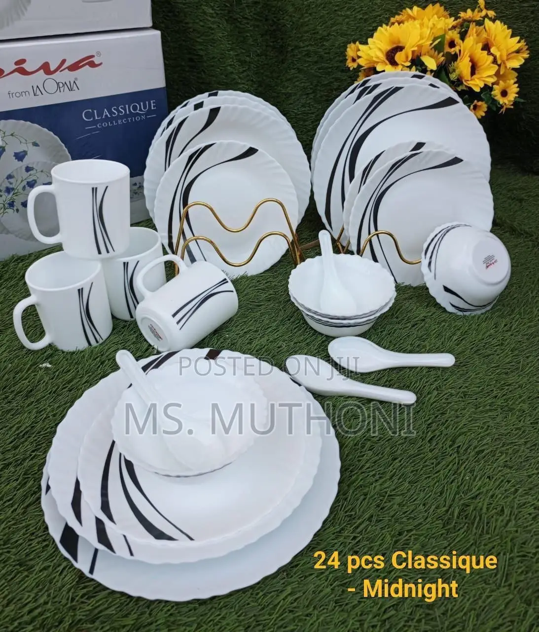 Diva 24 PCS Classique Mystrio Black Dinnerware Set.
