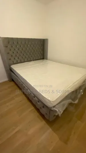 Grey Tufted Bed Size 5 by 6