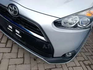Toyota Sienta 2019 Silver