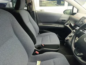 Toyota Sienta 2019 Silver