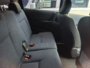 Toyota Sienta 2019 Silver