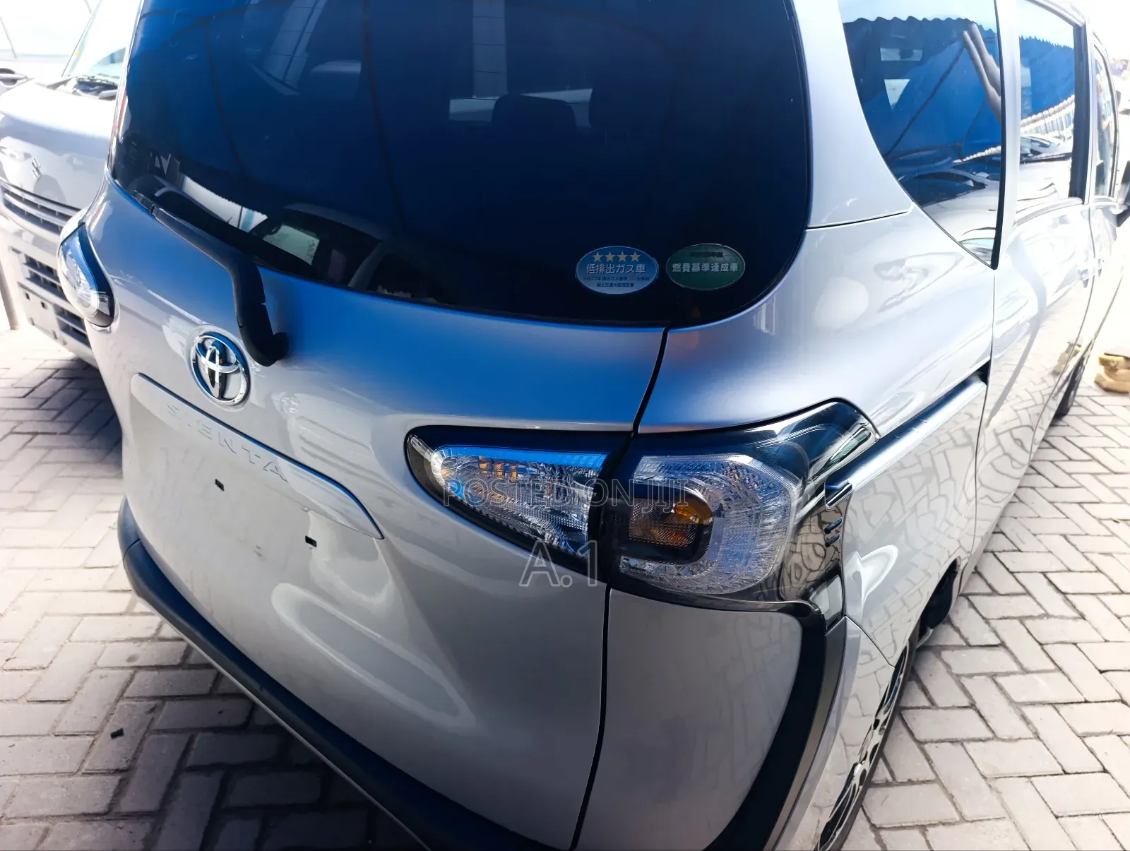 Toyota Sienta 2019 Silver