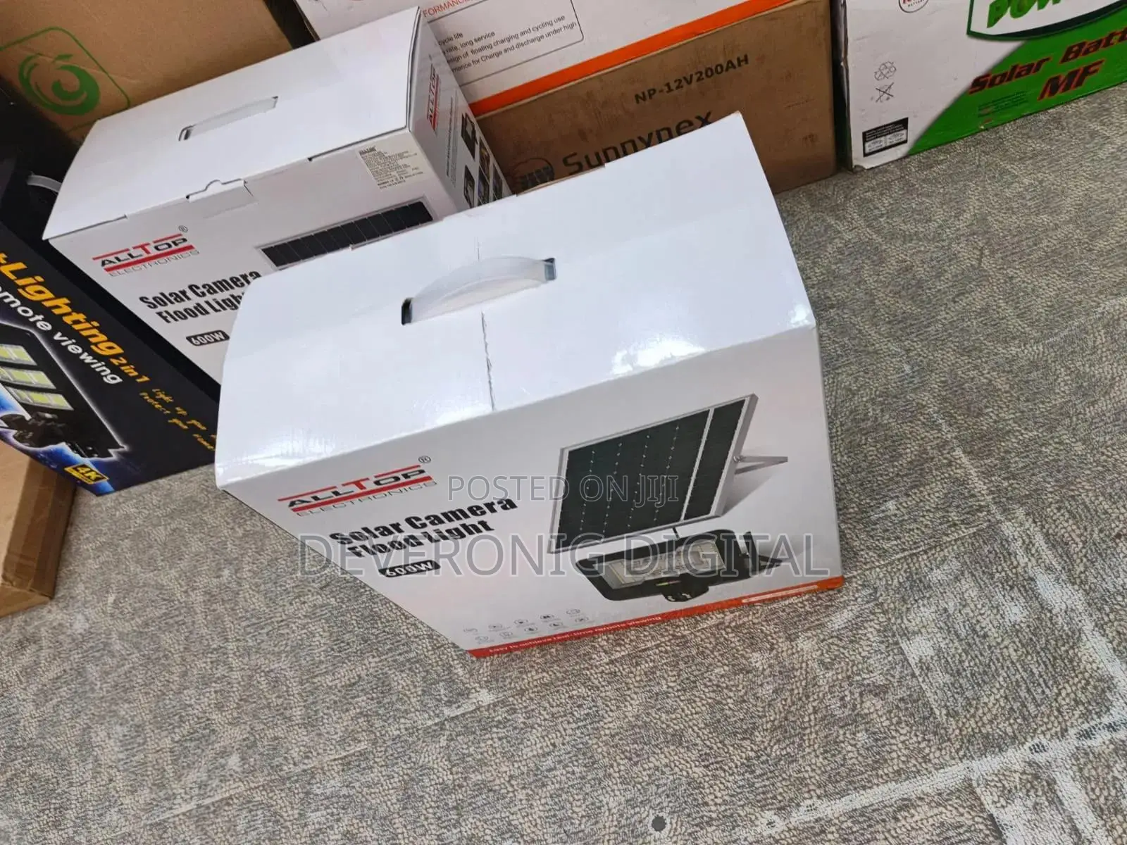 4g Solar Flood Light + 600w CCTV Camera