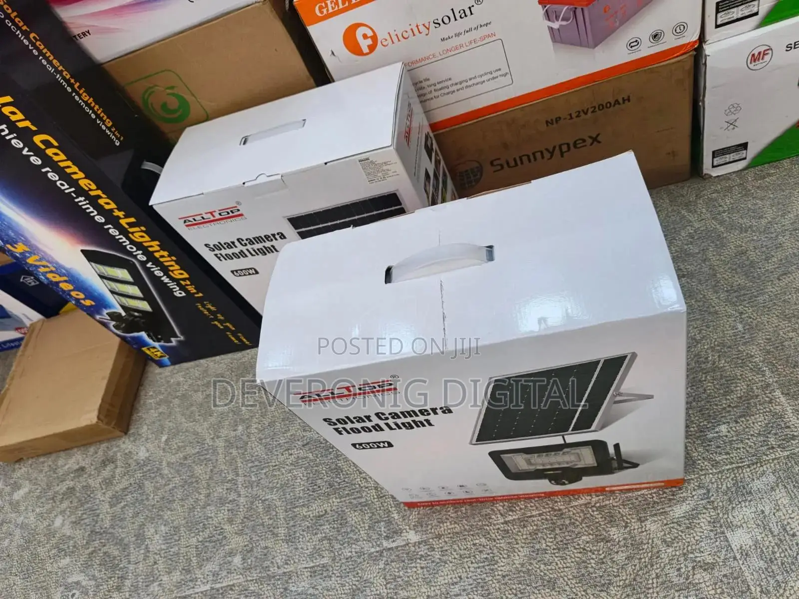 4g Solar Flood Light + 600w CCTV Camera