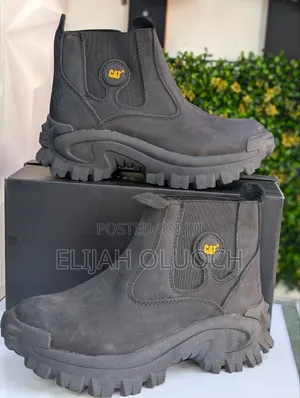 Caterpillar Thresh Hold Chelsea Boots.