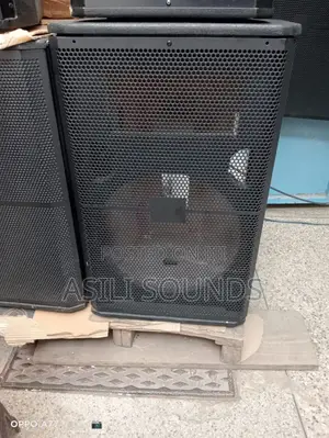 Peavey Dark Powered Speakers
