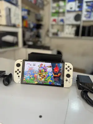 Nitendo Switch Oled, Pre Owned