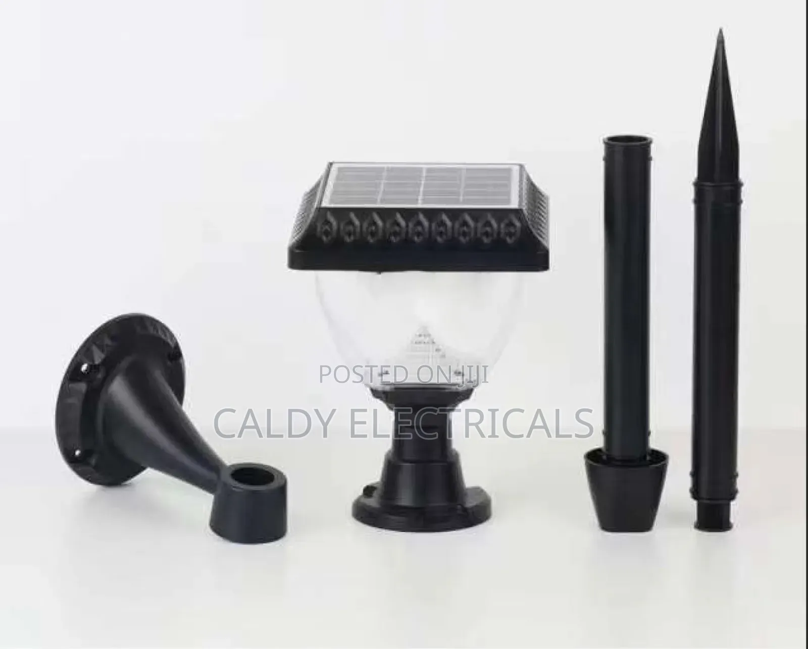 Unique Modern Solar-Powered Led Gate/ Garden Light
