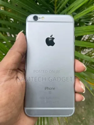 Apple iPhone 6s 32 GB Gray