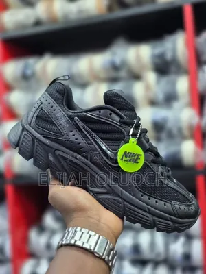 All Black Nike V5 Rnr (Runner) Sneakers