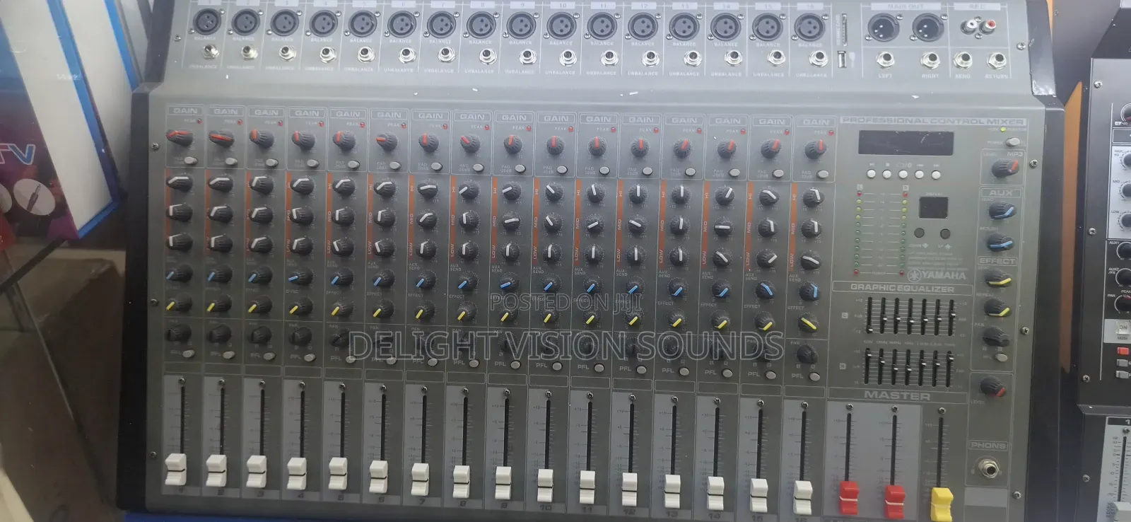 Yamaha 16 Channel Powered