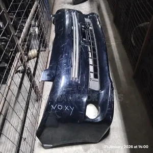 Toyota Voxy 2008/2009 Front Bumper Complete With Fog Lamps, Ex Japan