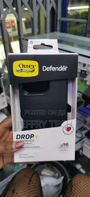 Xasety Otterbox iPhone 16 Pro Defender Series Case - Black