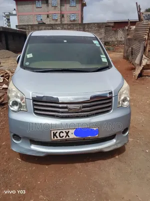 Toyota Noah 2012 Blue