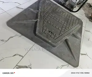 Rasintuff Triangular Manhole Cover