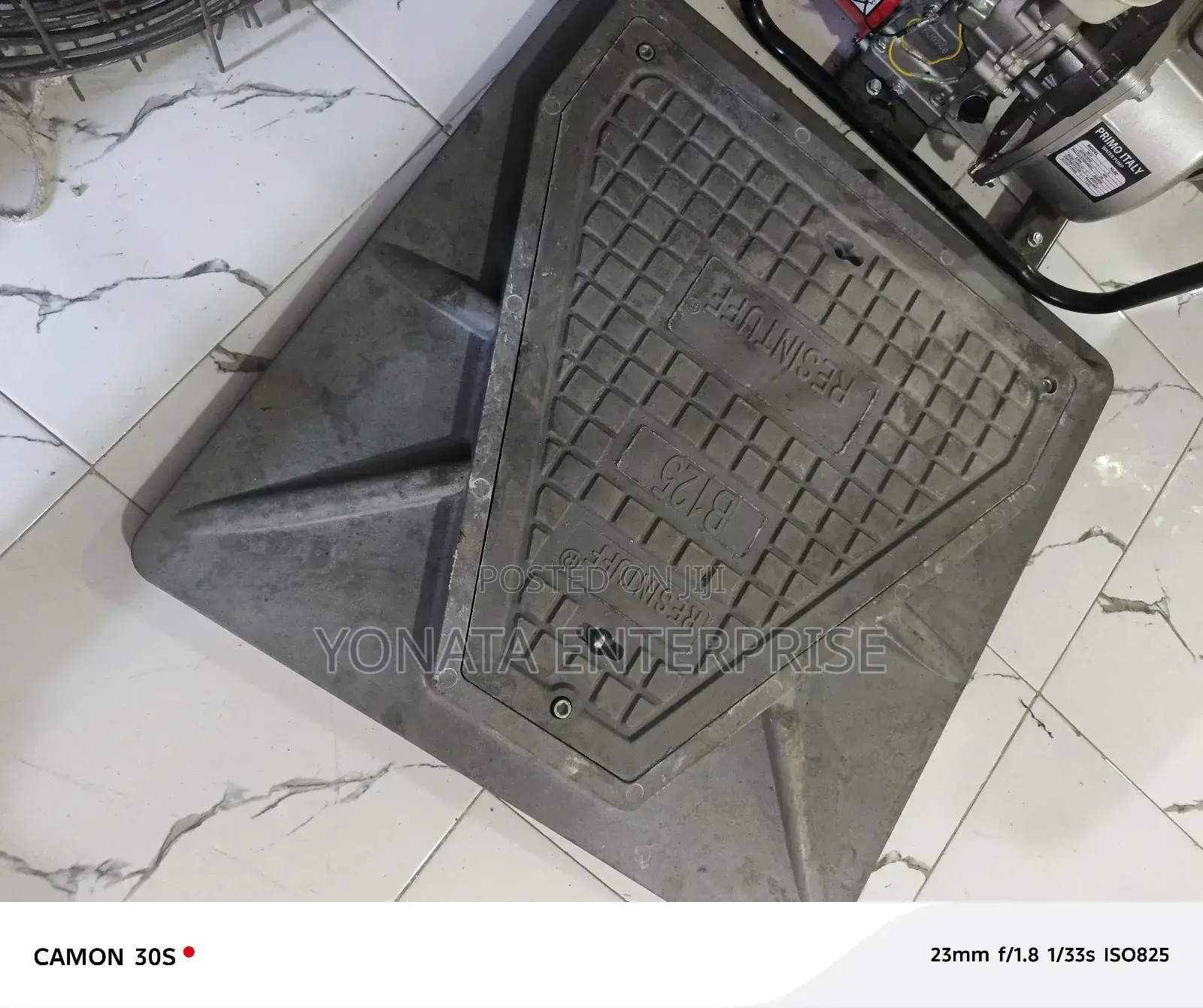 Rasintuff Triangular Manhole Cover