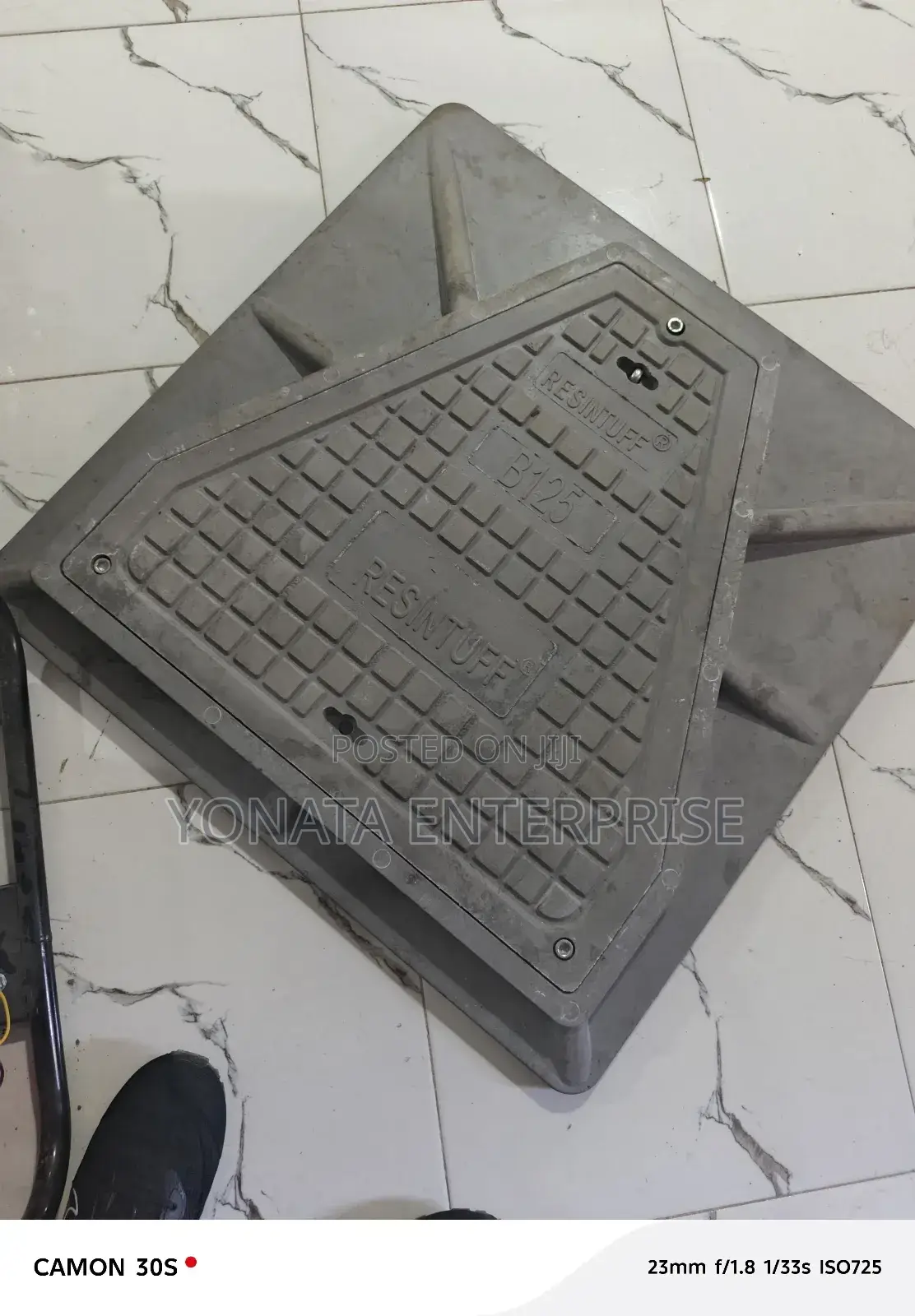 Rasintuff Triangular Manhole Cover