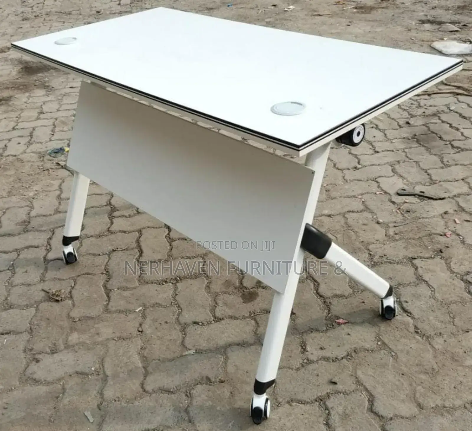 Foldable Training Desk – Space-Saving Portable