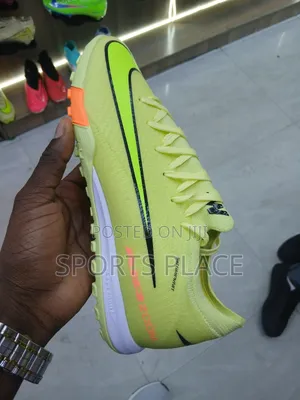 Nike Vapor 16 Ag Turf Football Trainers
