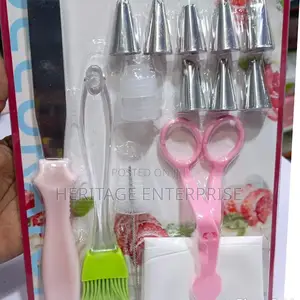 Cake Decorator Set