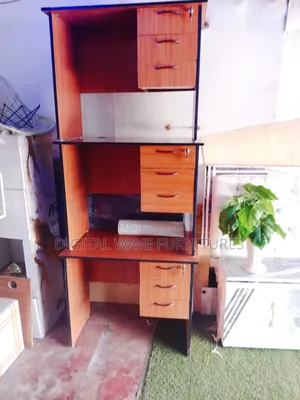 Lockable Office Table