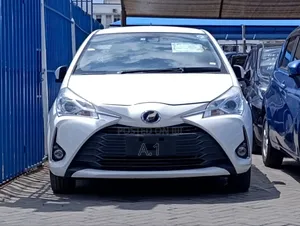Toyota Vitz 1.5 FWD Hybrid 5dr 2019 White