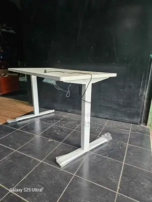 Electric Height Desk – Perfect for Remote Work